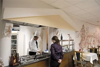 מלון Aphrodite 4*